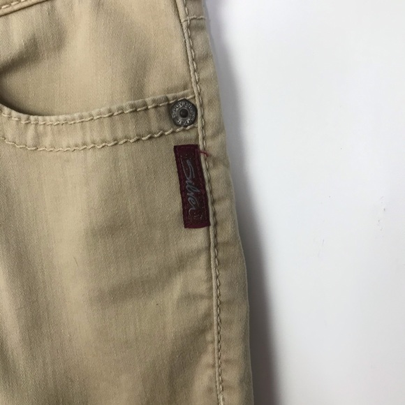 Sold - Picture 3 of 11